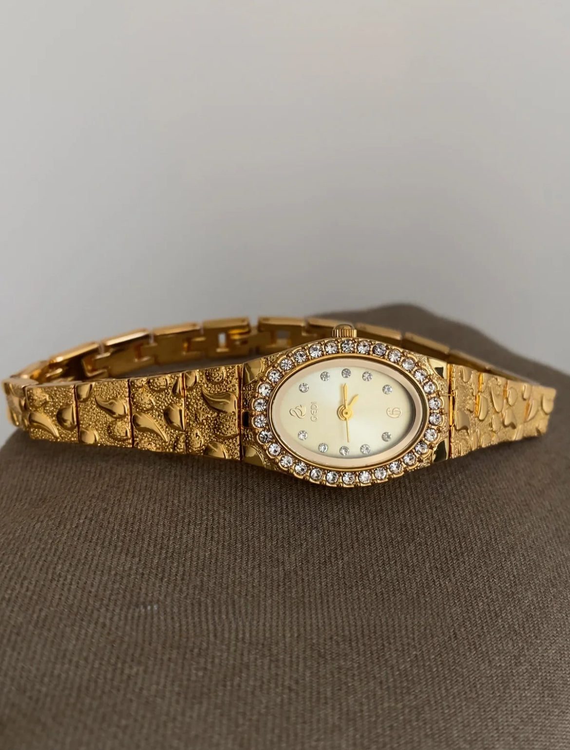 Vintage Diamond Oval Gold-Tone Quartz Watch
