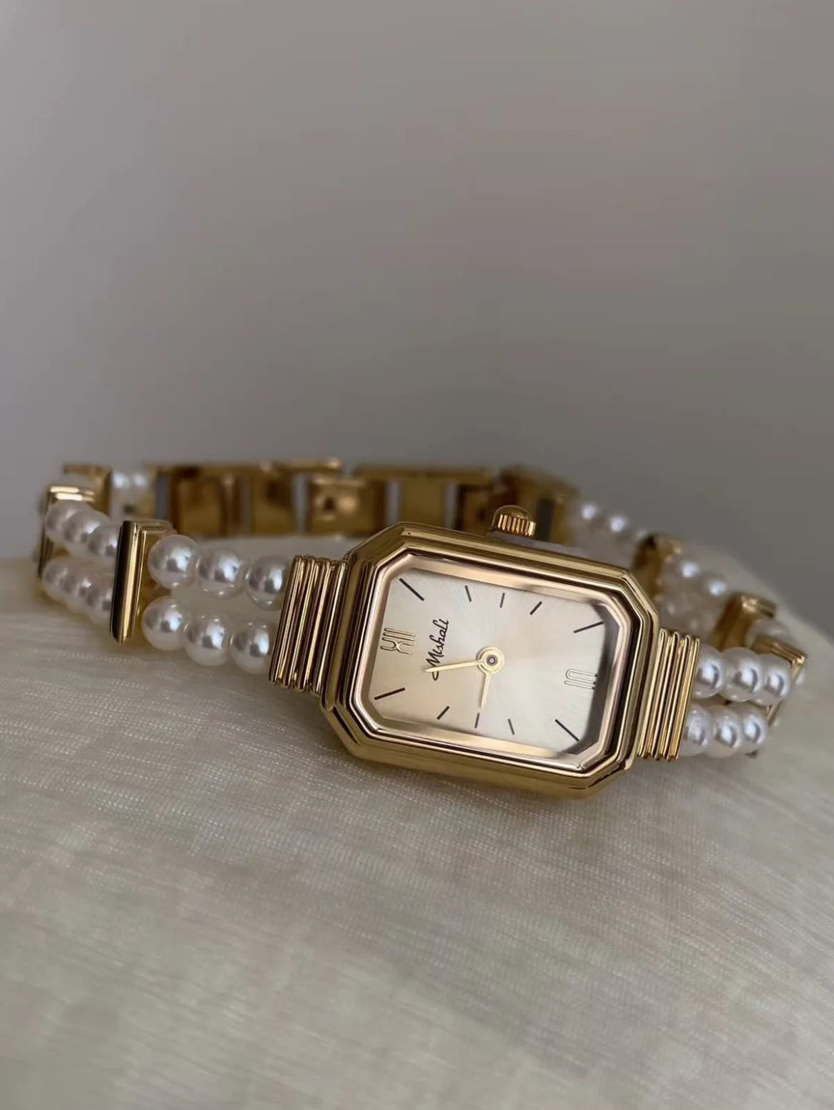 Dainty Mother of Pearl Oval Face Pearl Chain Ladies Watch