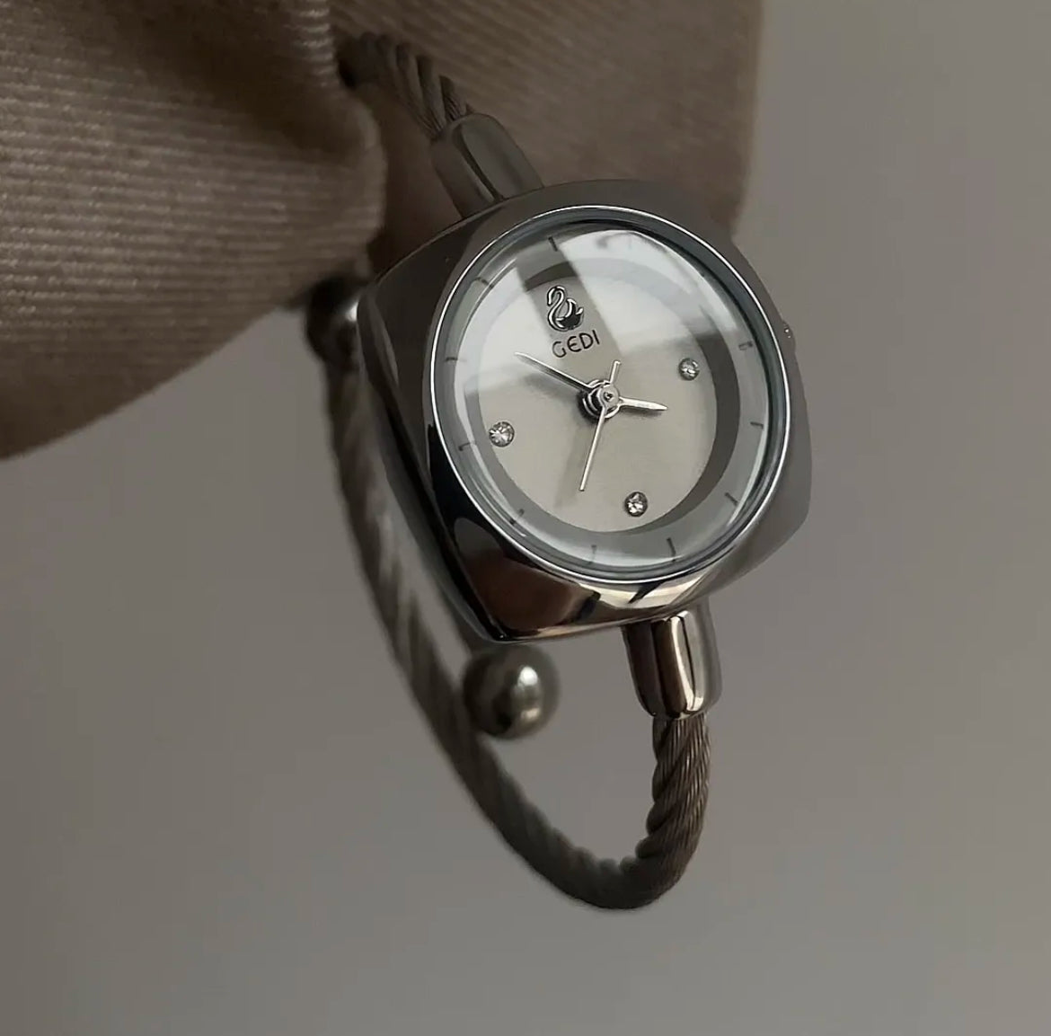 Square Round Women Bracelet Watch