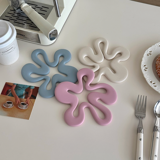 Irregular Flower Shape Coasters Skid Insulation Cup Mat, Reusable Kitchen Dishes Accessories, Table Protector