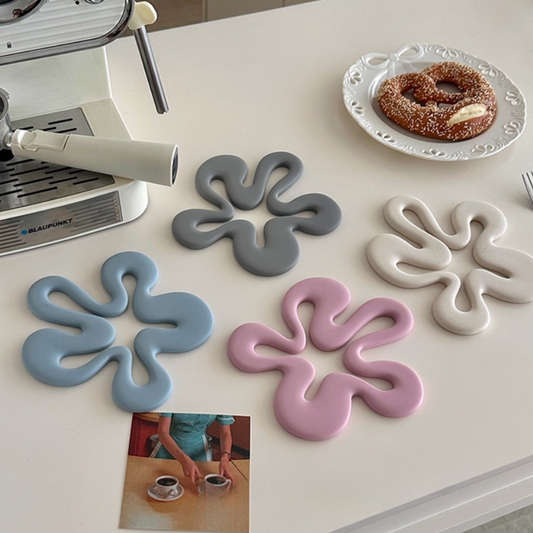Irregular Flower Shape Coasters Skid Insulation Cup Mat, Reusable Kitchen Dishes Accessories, Table Protector