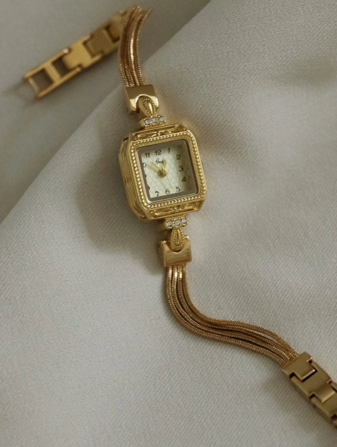 Chic Champagne Square Chain Watch for Women