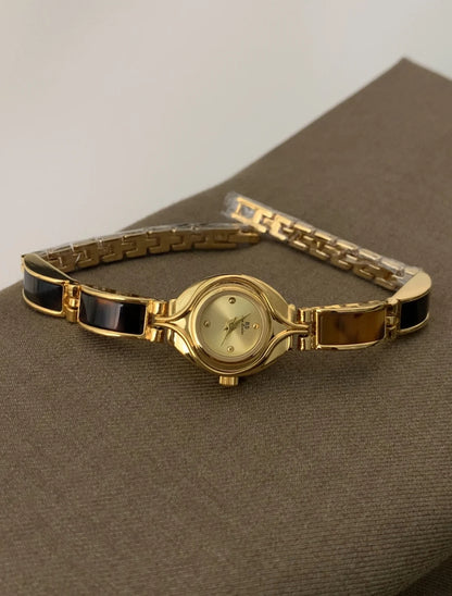 Amber Design Round Dial Bracelet Watch