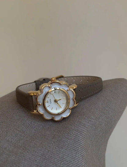Vintage Flower Shape Cute Women's Watch